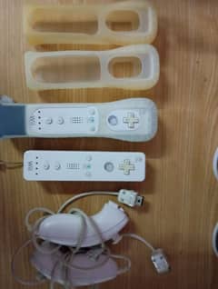 Nintendo Wii controllers(need to quickly sell)