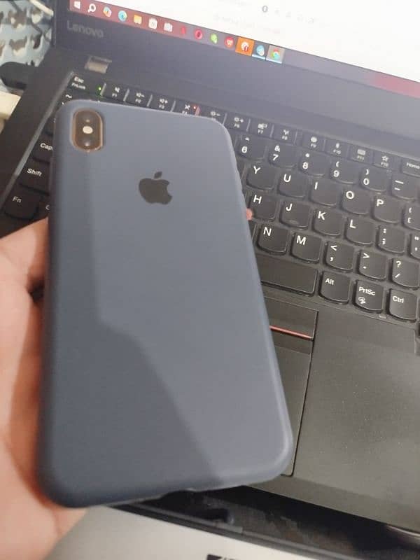 iphone xs max gold 64 gb  pta approve 1