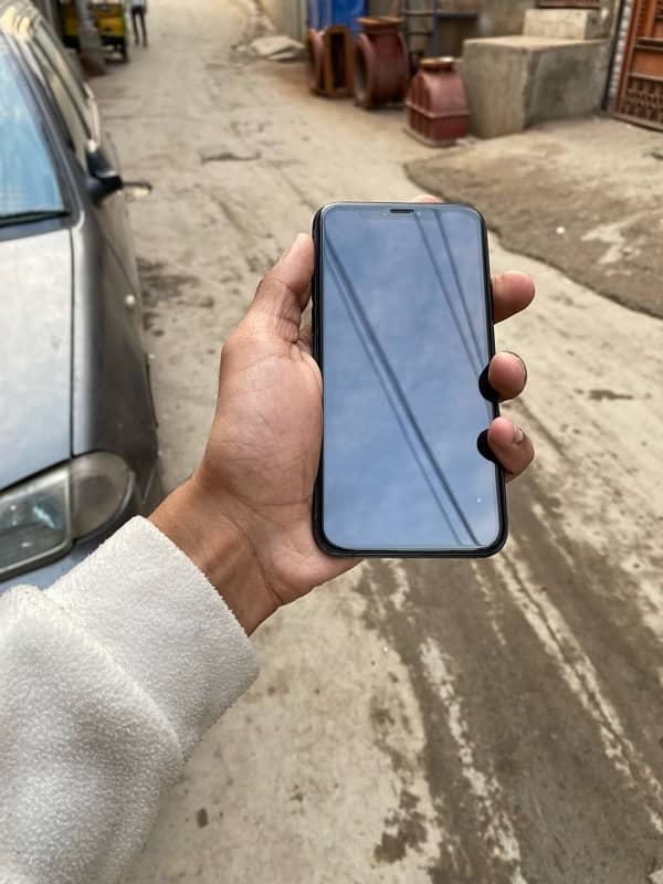 iPhone 11pro 64gb jv 4month sim time seriousbuyer 7