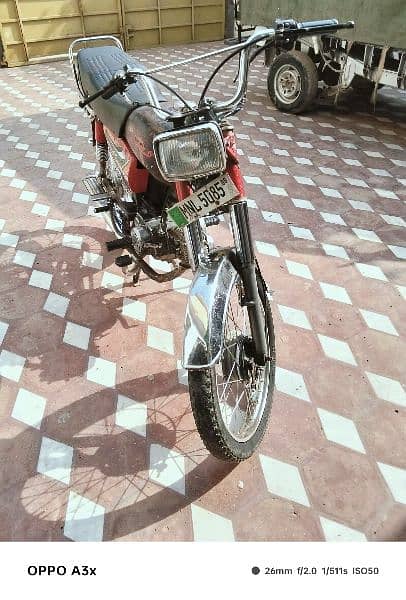 Dhoom bike argent for sell. . only copy sath Hai. 2