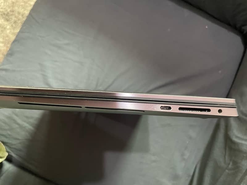 Dell precision 5550 i7/10th 4Gb graphics 1