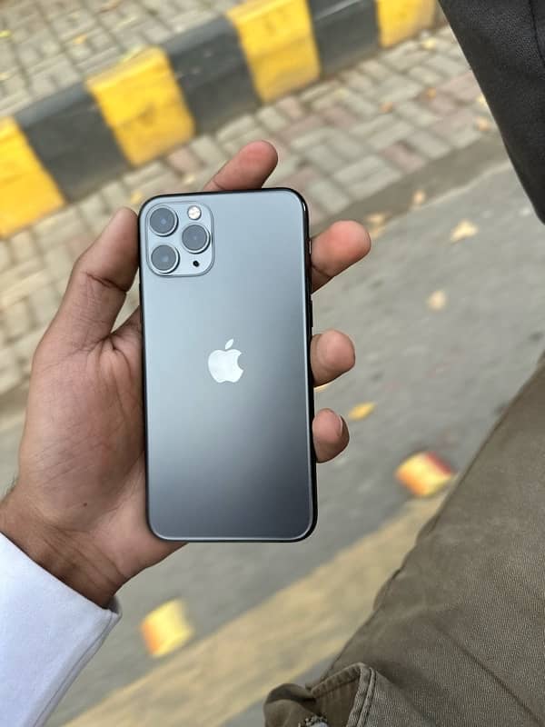 iPhone 11 Pro 6