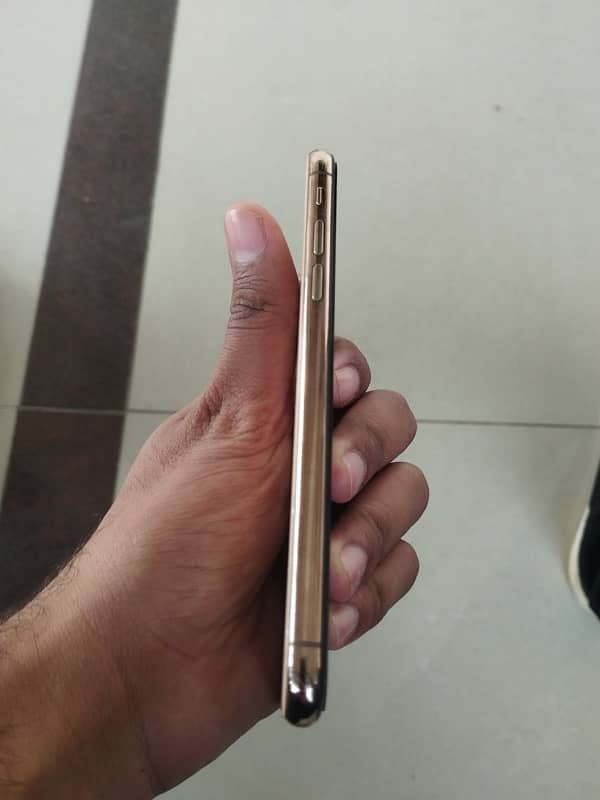 IPhone Xs 64GB PTA Approved 1