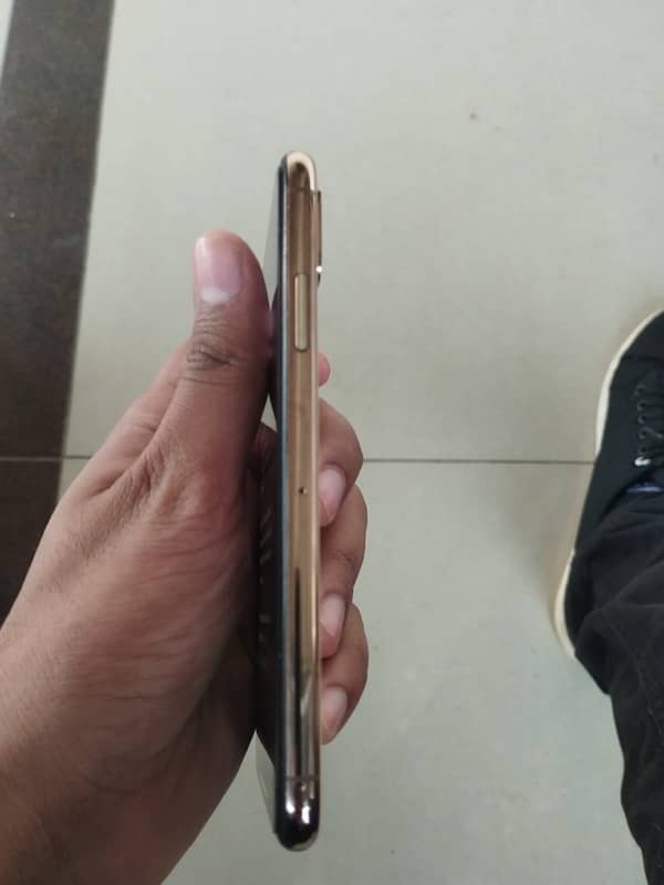 IPhone Xs 64GB PTA Approved 3