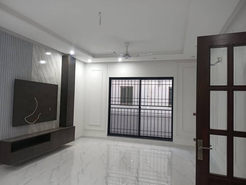 10 Marla Beautiful Tile Floor Modern Design House For Rent 6