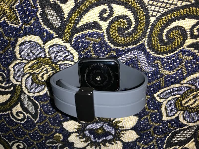 Apple Watch Series 5 44mm 1