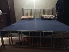 Iron bed 8/10 condition for sell