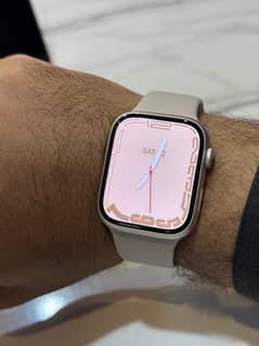 Apple watch series 9 45mm scratch less mint condition