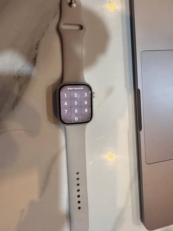 Apple watch series 9 45mm scratch less mint condition 3