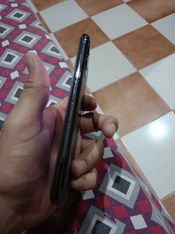 Iphone 11 pro pta approved 1