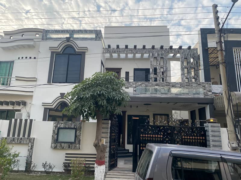 Beautiful House in Satluj Block, DC colony Gujranwala. 0