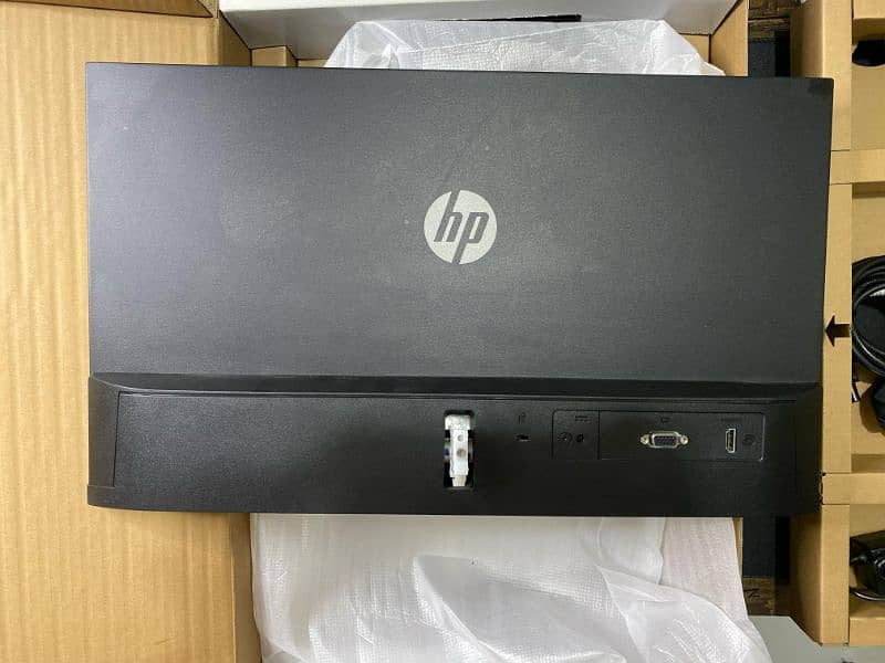 HP M22f FHD IPS LCD 2