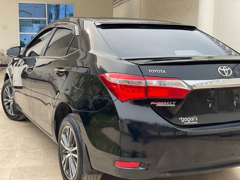 Toyota Corolla Altis 2015 3