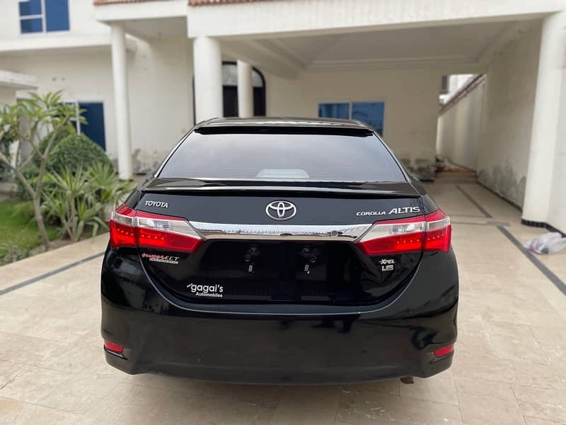 Toyota Corolla Altis 2015 4