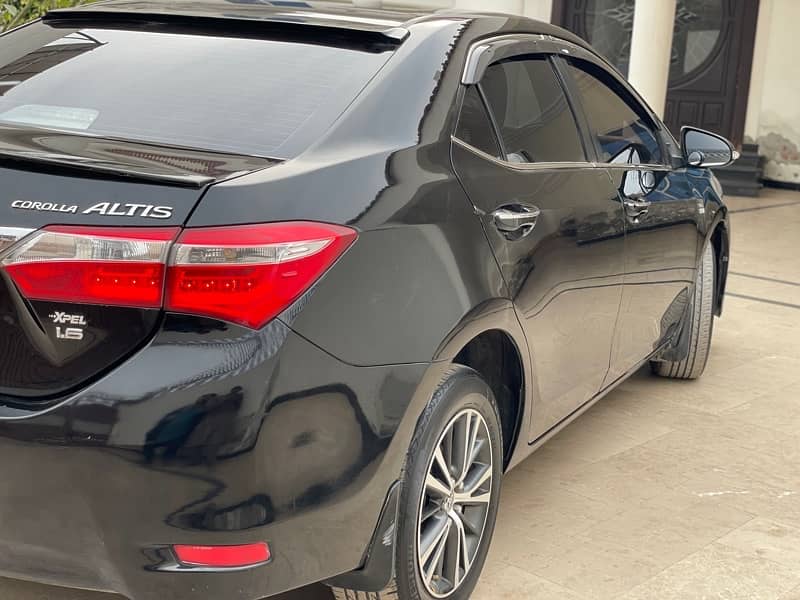 Toyota Corolla Altis 2015 5