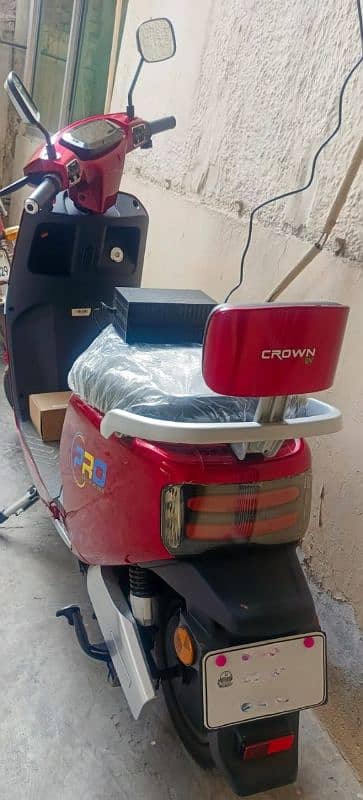 Crown EV Pro 6