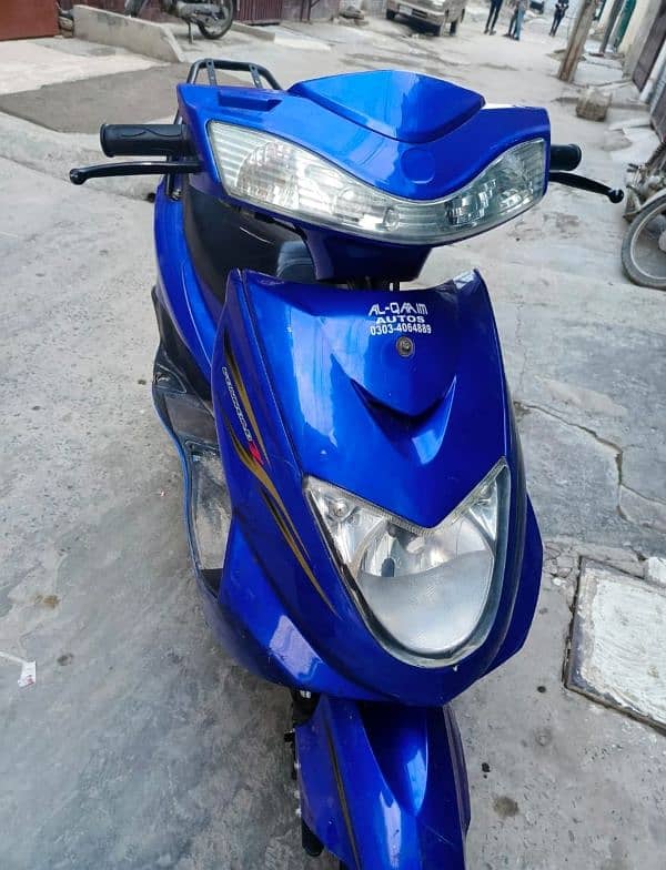 beautiful and jumbo Scooty for sale 1