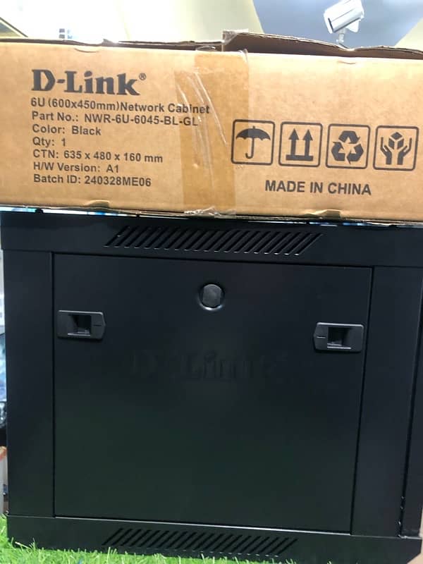 DLINK 6u network cabinet 3