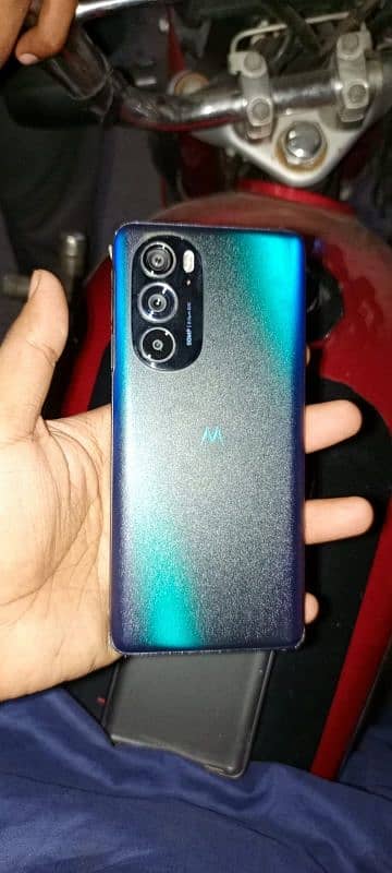 motorola edge 30 pro 0