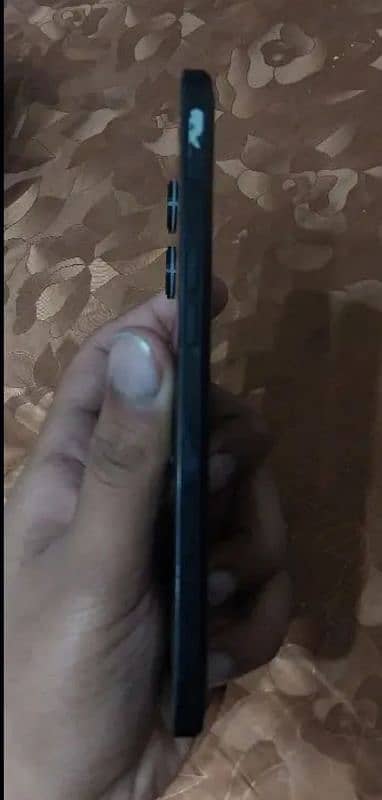 oppo f21 pro 5g back pai sheet gai hui hai 0