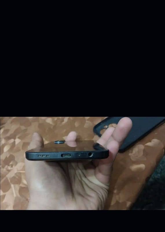 oppo f21 pro 5g back pai sheet gai hui hai 4