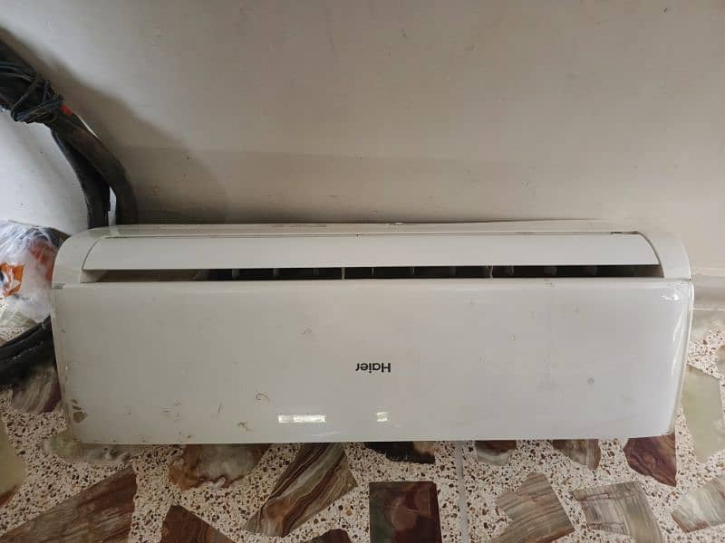 Hair 1-Ton split AC unit in well condition 2