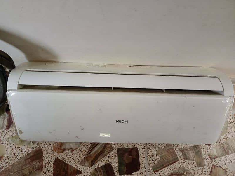 Hair 1-Ton split AC unit in well condition 7