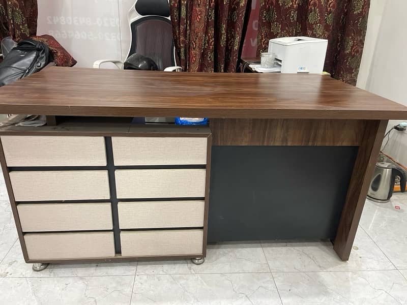 Office Table with Side Table in New Condition 1