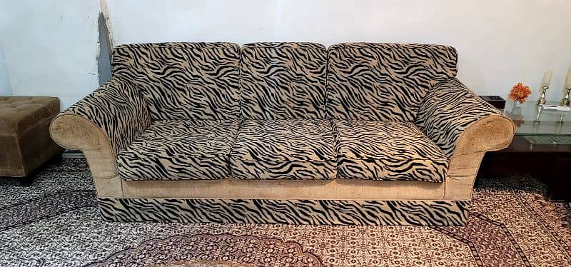 7 seater sofa tiger print 2