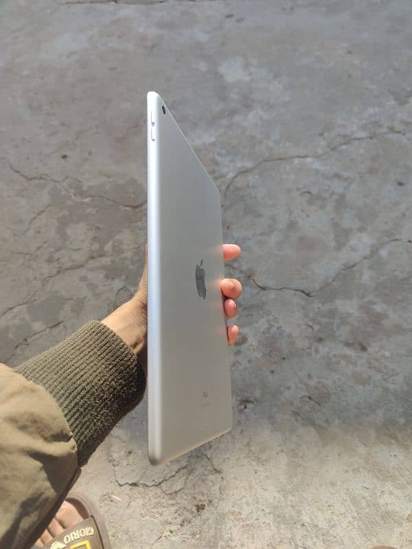 IPAD 9TH GENERATION 1