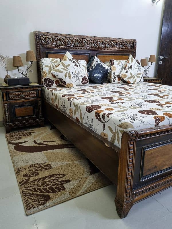 Complete Bed set without mattress 2