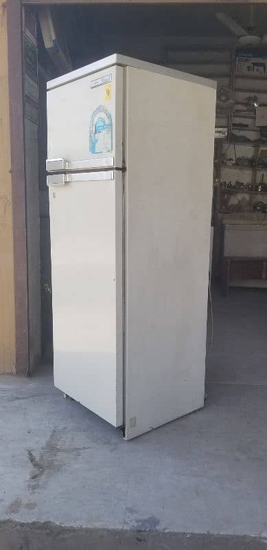 PHILIPS Refrigerator 2