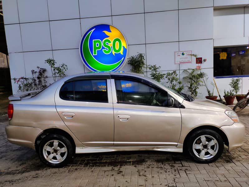 Toyota Platz 2003 0