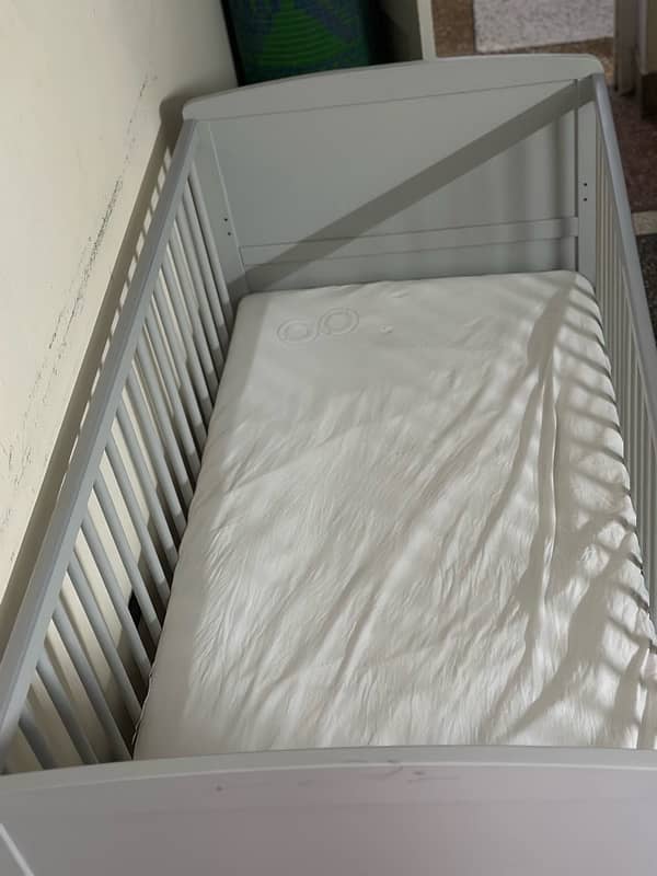 imported big kids bed from UK Birmingham with mattress 0