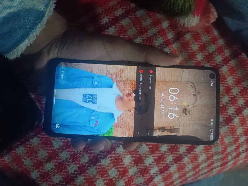 infinix hot 10    6    128  gb 1