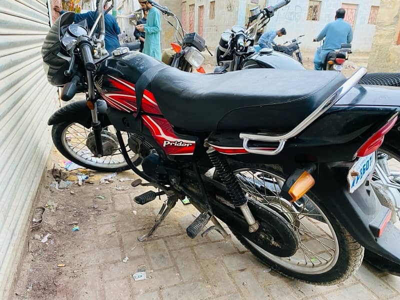 honda 100 black first owner 0