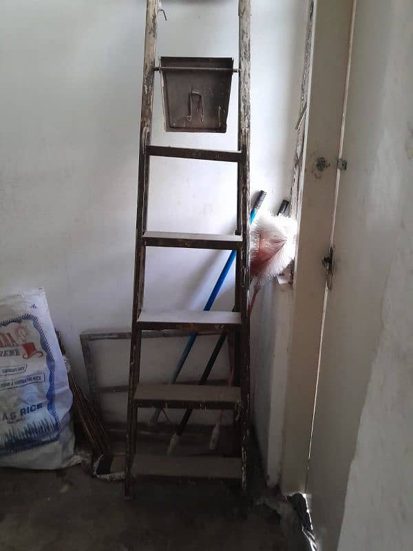 Single steel ladder with 7 steps 0