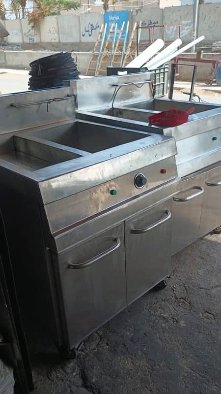 2 Fryers, Hot plate, Working table,Counter,kitchen equipment for sale 0