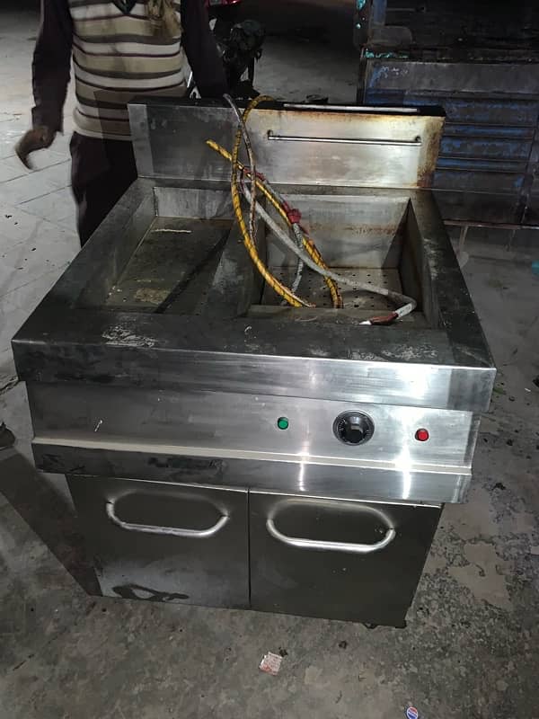 2 Fryers, Hot plate, Working table,Counter,kitchen equipment for sale 2