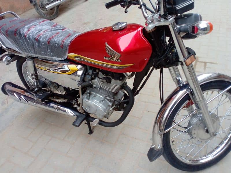 Honda 125 Hyderabad number 21 model 3