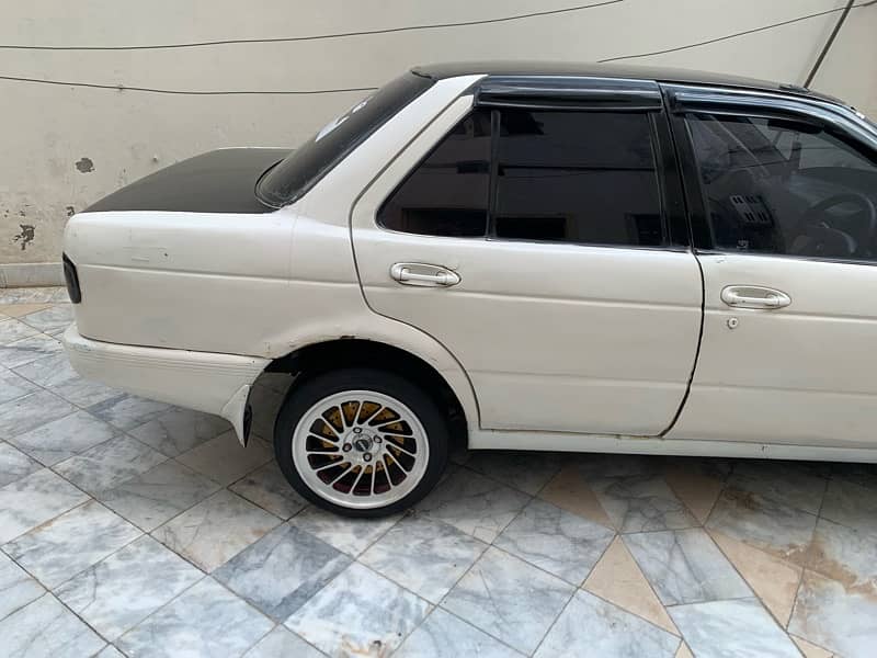 Nissan Sunny 1993 3