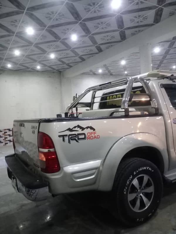 Toyota Hilux 2006 8