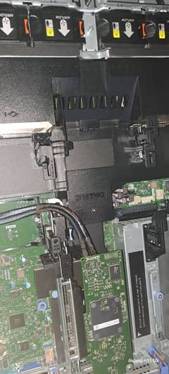 Dell PowerEdge R740 2.5" (8-Bay) –