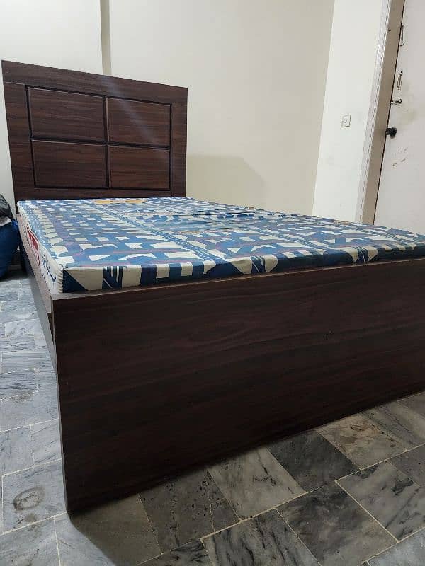 Single Bed 6 x 4 good condition. Slightly used 0