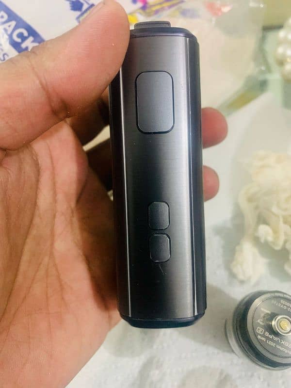 GEEKVAPE Z200. Gunmetal Colour 3