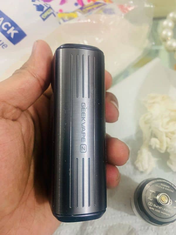 GEEKVAPE Z200. Gunmetal Colour 5