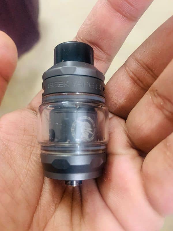 GEEKVAPE Z200. Gunmetal Colour 9