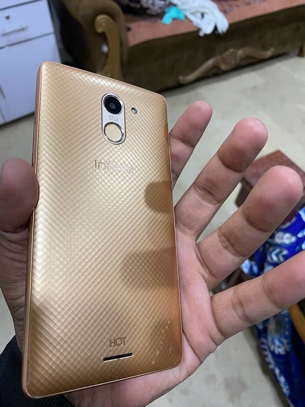 infinix Hot 4 2/16 8/10 condition 0