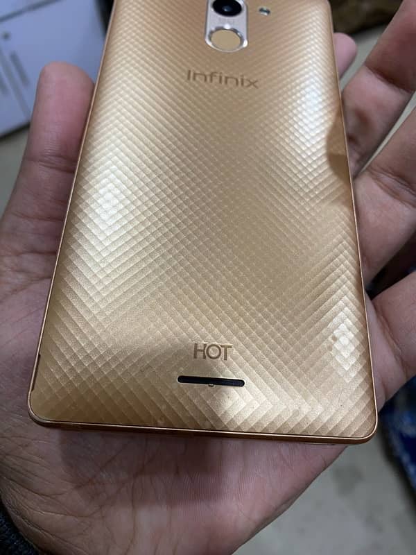 infinix Hot 4 2/16 8/10 condition 2