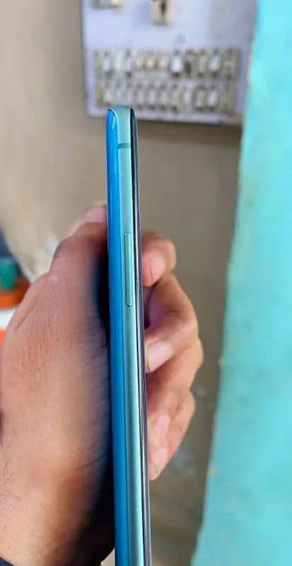 one plus 8t 10/10 condition 4